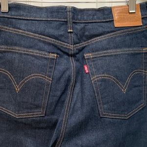 Levi's dark wash RIBCAGE wide leg - W32 L34 EUC